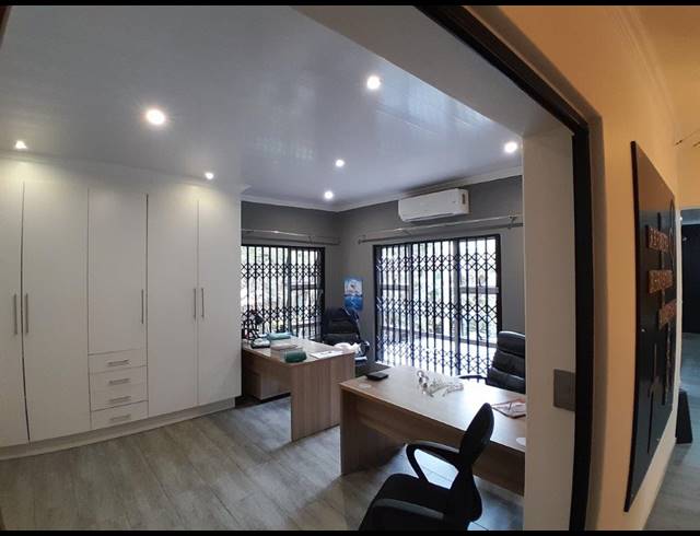 5 BEDROOM HOUSE FOR SALE IN PROTEA PARK
